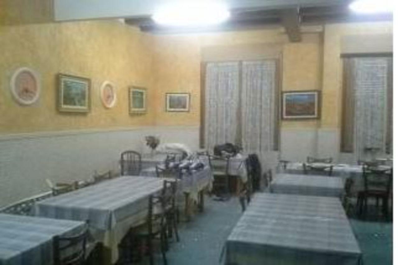 Neptuno Hostal Lloret de Mar Exterior photo